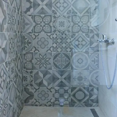 En-suite Rose On Rokova Street - 5 Min Walk To The Old Town Of 4* Split